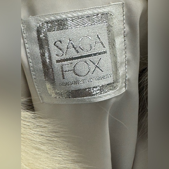 SAGA FOX Elegant White Long Fur Coat - Picture 6 of 12